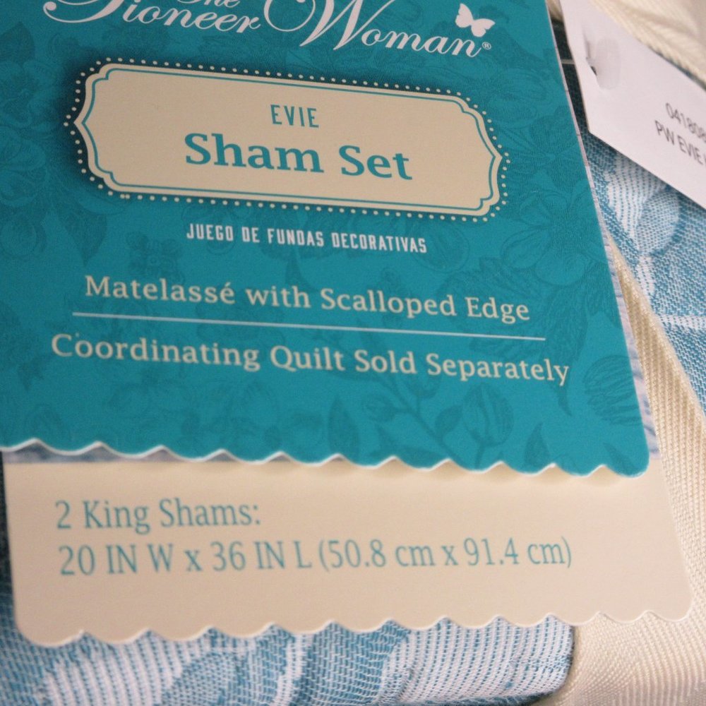 Pioneer Woman Evie Pillow Sham Set King Size 2Pc Reversable Matelassé Floral - Picture 4 of 10